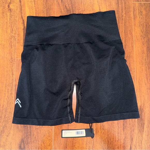 NWT Oner Active Effortless Seamless Shorts Black Medium High Rise Compression - Picture 3 of 9